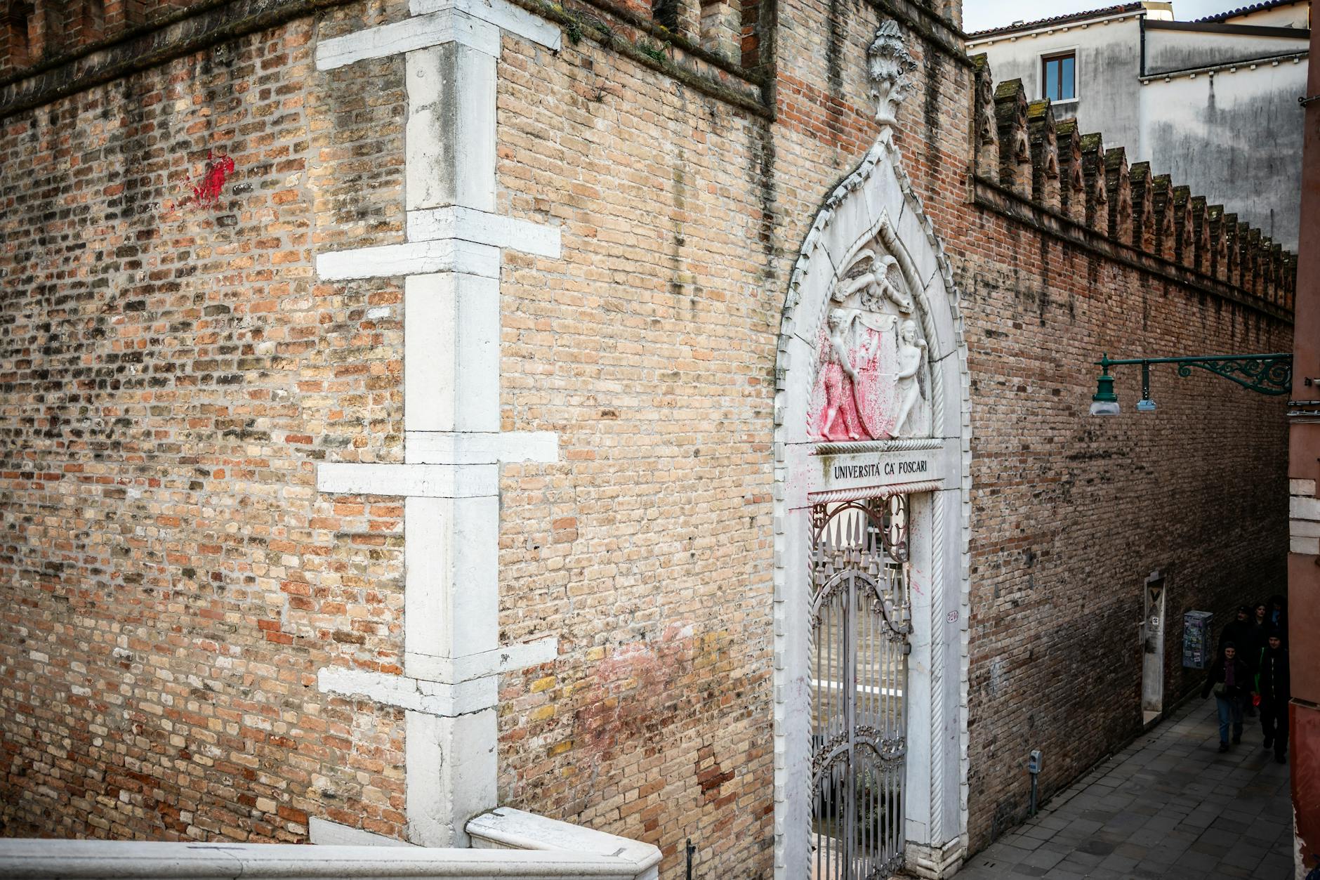 Giao diện bắn cá với nhiều mục tiêu di chuyển trên màn hình