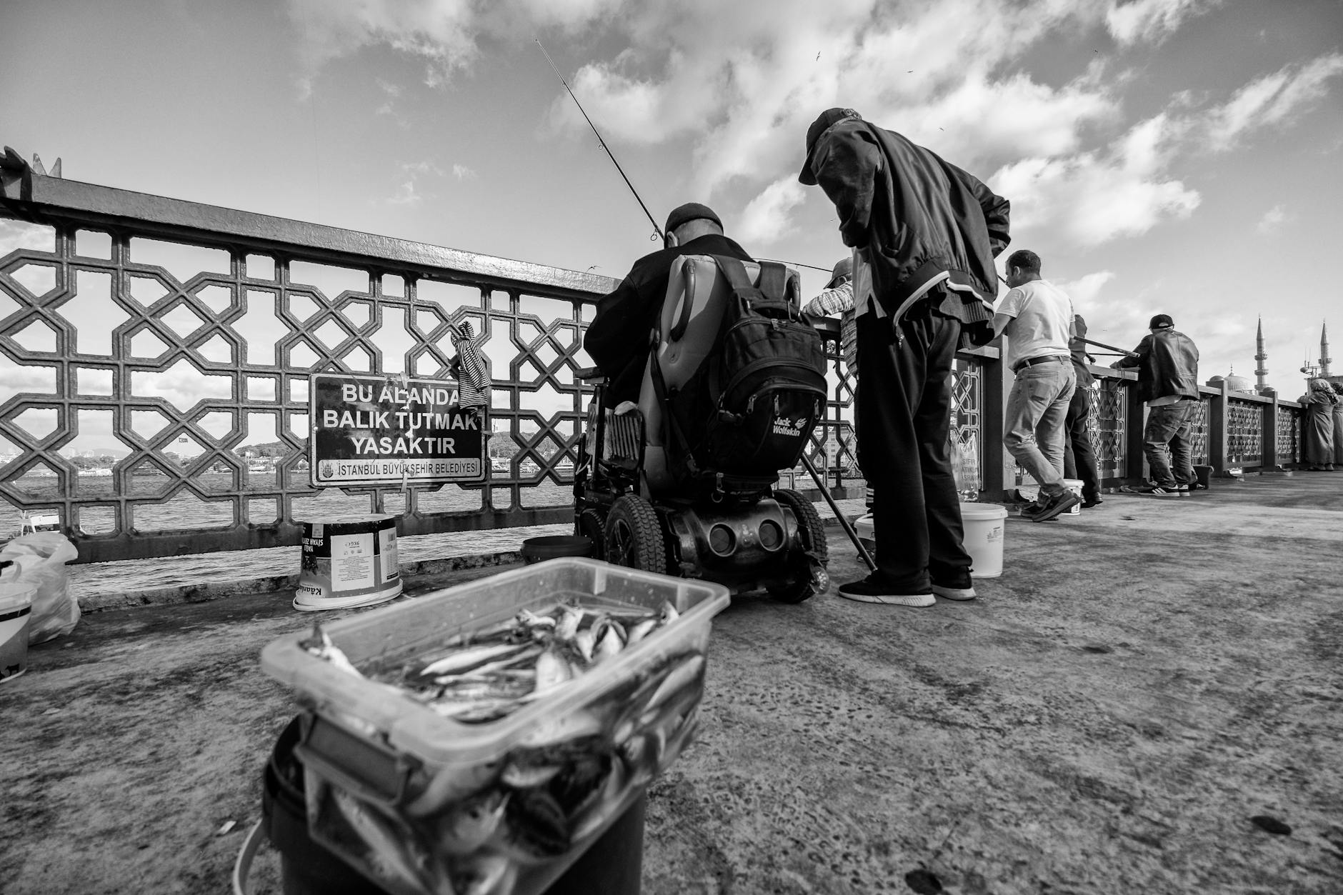 Người chơi canh góc bắn boss trong game bắn cá để tối ưu đạn