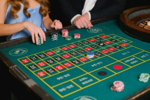 Người chơi theo dõi ngân sách khi chơi casino online